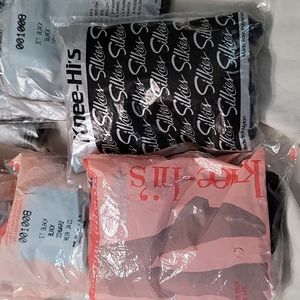 Women Silkies Knee Hi Regular 3-pak Jet Black 001008.    3 packages per purchase